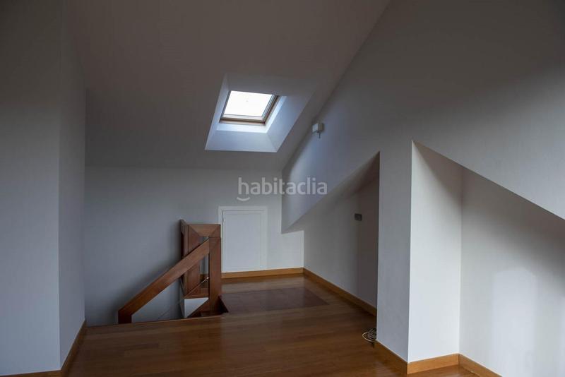 Foto ba0efa5b-eaab-4554-9609-debf5a38077d. Casa adossada amb calefacció aparcament piscina a Santander