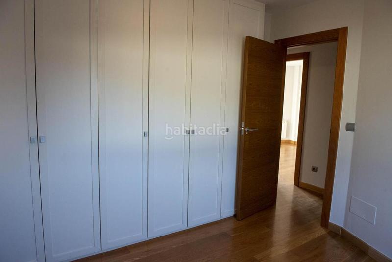 Foto f81100e2-aaa1-47a5-9d41-95ae2d0b7760. Casa adossada amb calefacció aparcament piscina a Santander