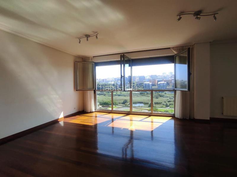 Foto 5d3b88ff-5c0f-4c63-80dd-1d671aee82d2. Location appartement avec chauffage parking dans La Pereda Santander