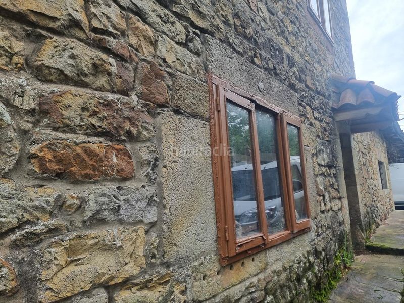Foto 1315c4a7-dd6f-4402-9854-7ff1eb16a36e. Casa amb calefacció a Corvera de Toranzo