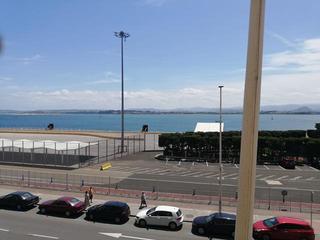 Rent Office space in Castilla - Hermida. Oficina impecable pleno centro con vistas