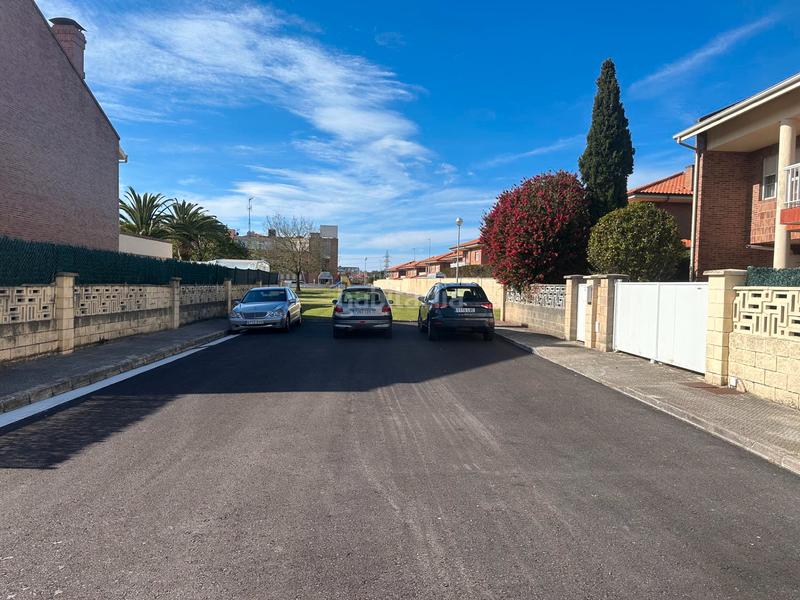 Foto cd095165-626d-4f61-a199-cdac8f88a872. Chalet avec chauffage piscine dans Sancibrián Santa Cruz de Bezana