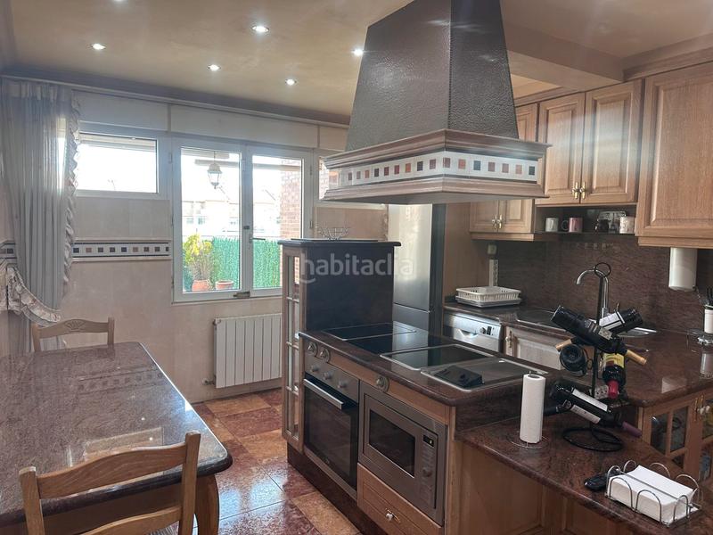 Foto d96b76af-8da3-4e09-a158-619345f1bff2. Chalet avec chauffage piscine dans Sancibrián Santa Cruz de Bezana