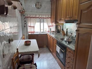 Pis en Los Castros. Piso 2 habitaciones con zona de apracamiento