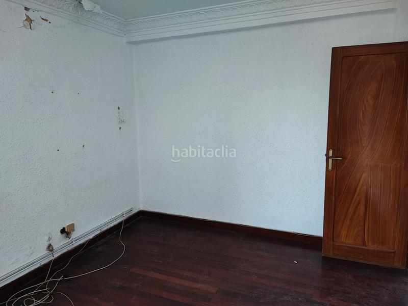 Foto 78317418-c87f-4872-8c91-b00cd9aaa9c0. Chalet  amplio con 730 m2 de parcela en Maliaño Camargo