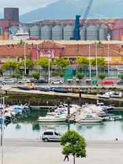 Pis a Castilla - Hermida. Excelente piso con vistas al barrio pesquero