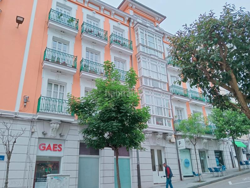 Foto 47986ee8-e139-4ad0-9104-6e98af9c791c. Piso  a reformar en edificio señorial en Numancia - San Fernando Santander