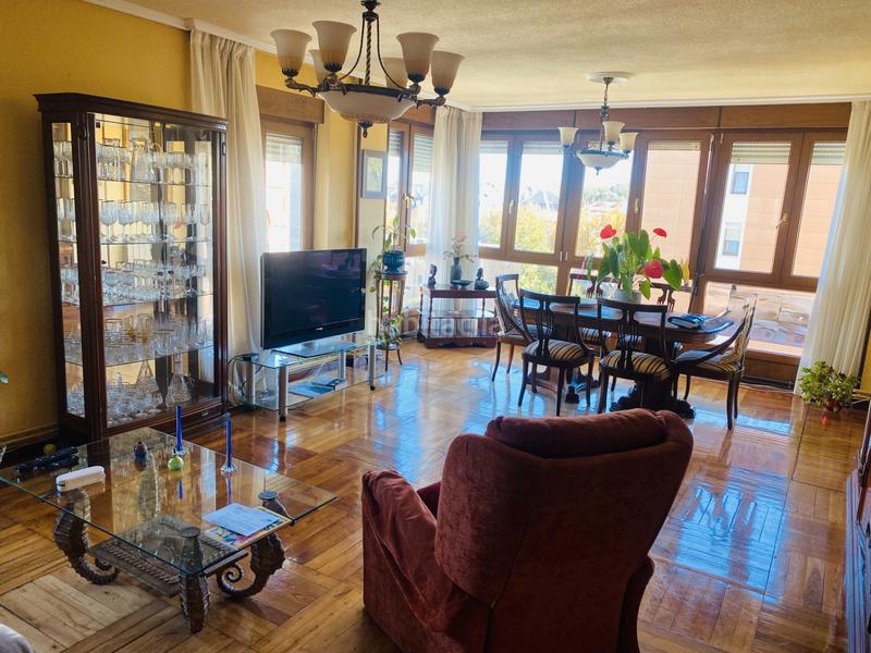 Foto 7bb3fe34-1eb5-457c-ab47-297a99b03129. Pis amb calefacció aparcament a El Sardinero Santander