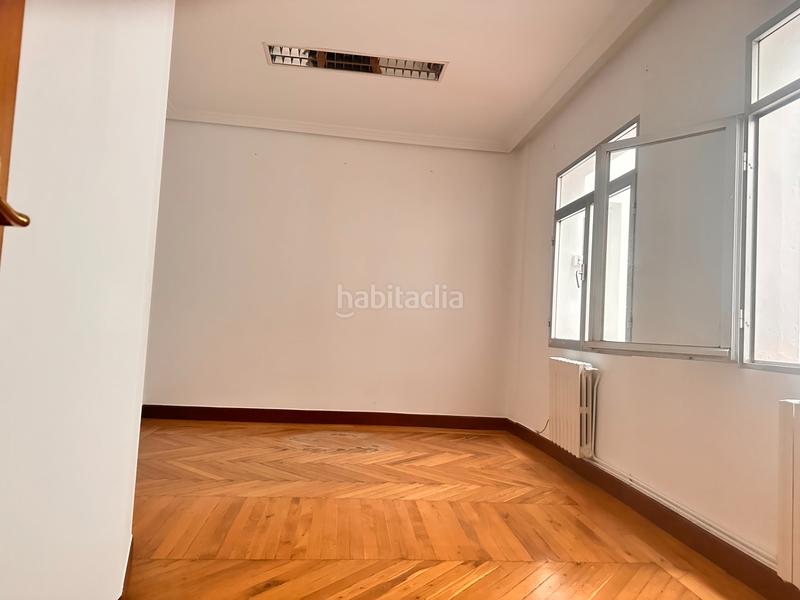 Foto ae1ae262-6313-4d2d-bf7b-402f49c42aac. Flat in calle lealtad 2 in Centro - Ayuntamiento Santander