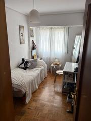 Piso en General Dávila. Piso de tres habitaciones con parking de la comunidad