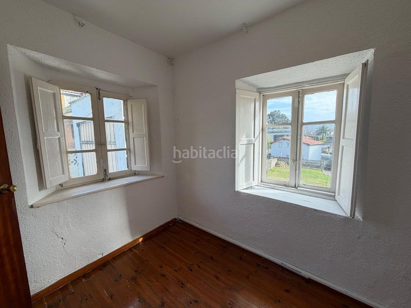 Foto cd2303af-8a9a-45ab-baf2-1181a9e8ee02. Casa conjunto de dos casas con parcela en Maliaño Camargo