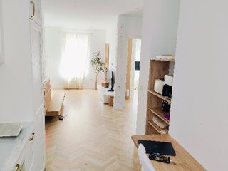 Appartamento in General Dávila. Vivienda reformada y amueblada.