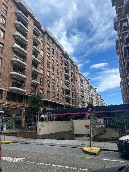 Foto 8f5f2f5c-233d-4d0a-9c7f-da59b16819f0. Pis amb calefacció aparcament a Numancia - San Fernando Santander