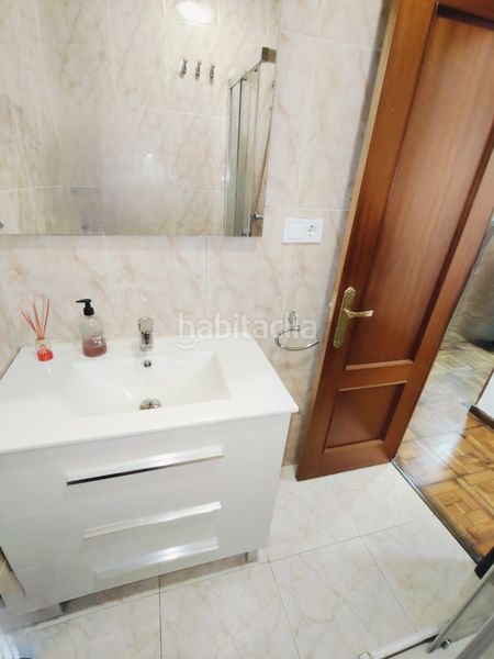 Foto 41a6ee35-1ec9-46b1-8dff-6e694ce622e2. Piso excelente piso con garaje y trastero en cuatro caminos. en Santander