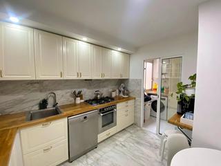Appartamento en Centro. Piso de 4 habitaciones en zona piscinas de burriana con ascensor