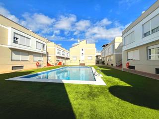 Casa adossada a Moncófar Playa. Espectacular adosado con terraza, garaje y piscina en moncofa!
