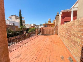 Casa  Eleuterio perez. En venta casa de dos alturas con patio y gran potencial en la va