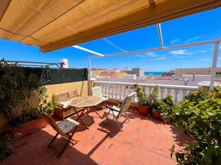 Apartament  Calle hernan cortes. Espectacular apartamento con terraza privada y vistas al mar en