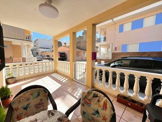 Casa  Calle filipinas. Amplia vivienda con terraza junto al mar