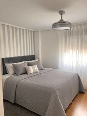Appartement à Nules. Piso reformado de 4 habitaciones, todo exterior y con ascensor e