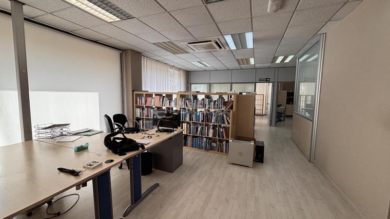 Foto b96938be-0404-47e5-bc69-2e77e0ca5263. Rent business premise in de berruguete 50 in Vall d´Hebron Barcelona