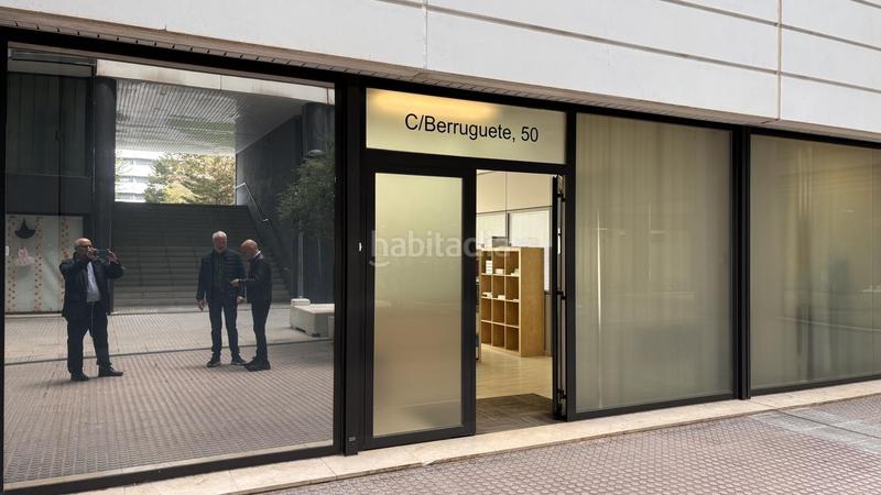 Foto 4ec9e1cc-a4b7-4c53-a98f-c6f221a2aaec. Alquiler local comercial en de berruguete 50 en Vall d´Hebron Barcelona