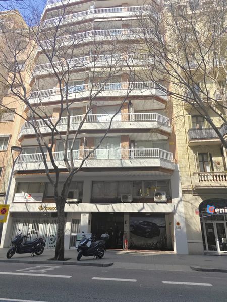 Foto 2441e8f0-d343-4833-8fed-a1df74a1339b. Aparcament cotxe a de sepúlveda 101 a Sant Antoni Barcelona