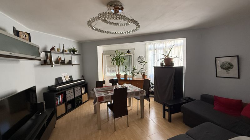 Foto d7292f84-5f6a-4637-a37d-94486ca4ef7c. Edificio  en bloque, todo arrendado, rentabilidad desde el primer día. en Esplugues de Llobregat