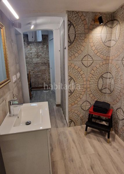 Foto 12812fff-0270-4997-a18c-3170c32da6cd. Edifici a Raval Barcelona