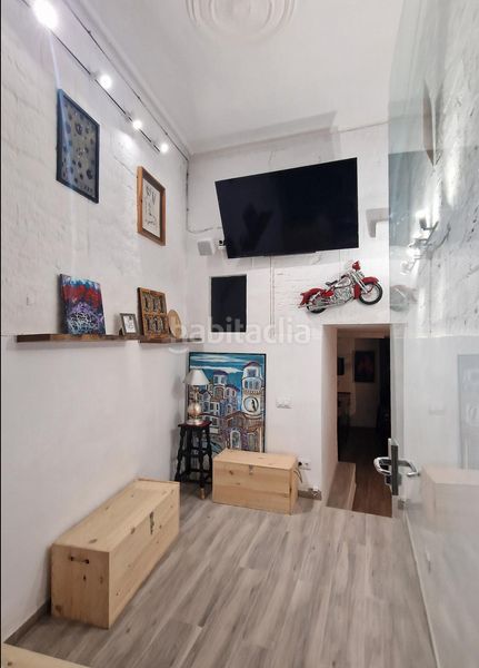 Foto 4ef6bdeb-a716-49cf-b47e-99627a8072cd. Edifici a Raval Barcelona