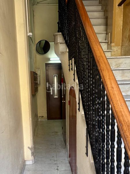 Foto 5f596b28-23bb-41b1-86cd-33a24531fd66. Piso en Sant Antoni Barcelona