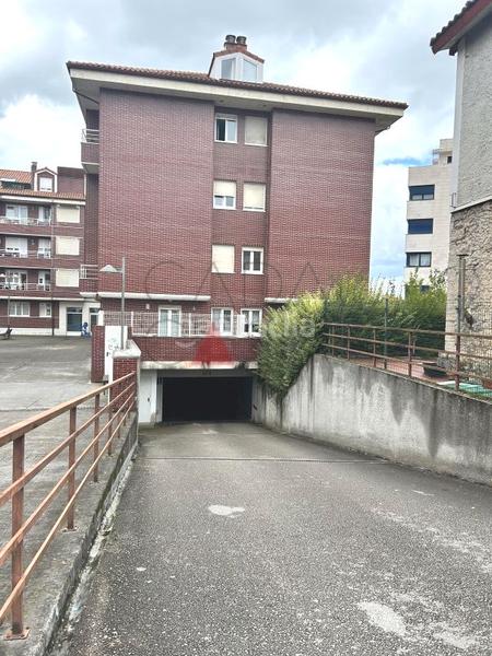 Foto 9c87d539-4dea-4e2a-ab05-5ba1e53eba1e. Aparcament cotxe a Astillero (El)