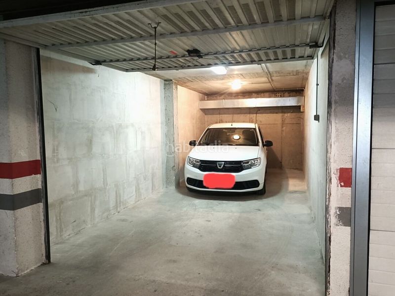 Foto fc238423-b9b0-4197-8239-aba87aff4e30. Aparcament cotxe a Entrambasaguas