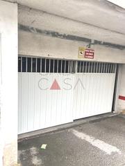 Car parking in Calle la Industria