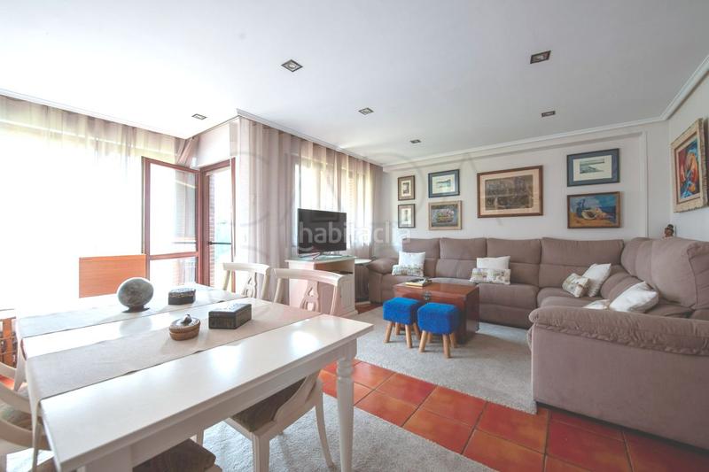 Foto 0b877eaa-bba7-49b1-8501-d4cdc68f7bde. Casa adosada chalet en astillero en Astillero (El)