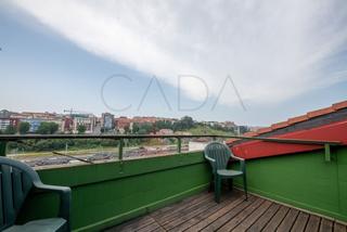 Pis a Castilla - Hermida. Terraza en calle castilla
