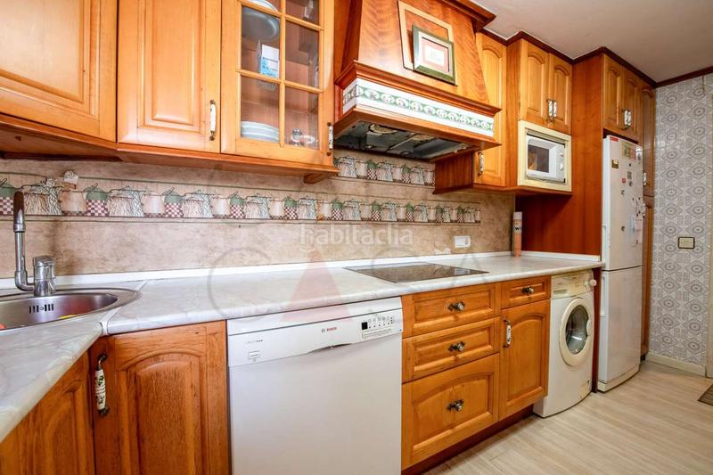 Foto 59163a0a-3f4f-401f-b475-c5ba5413605a. Piso terraza en calle castilla en Castilla - Hermida Santander