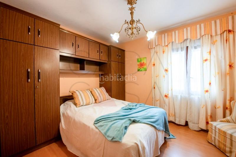 Foto f0c8c125-4ac1-4128-bc87-777f510a5036. Piso terraza en calle castilla en Castilla - Hermida Santander