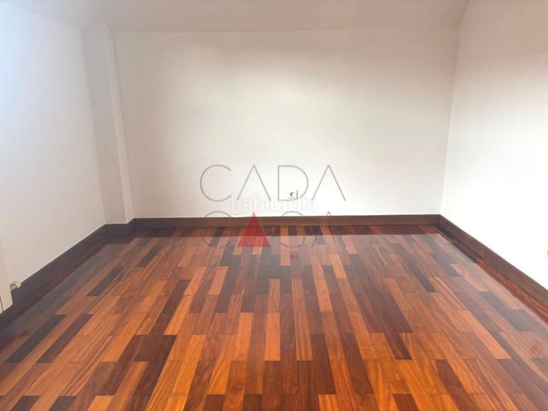 Foto a0056ca3-e686-4842-b16d-3b2e1da46e81. Alquiler dúplex piso de tres habitaciones ideal para docentes alquiler temporal en Astillero (El)