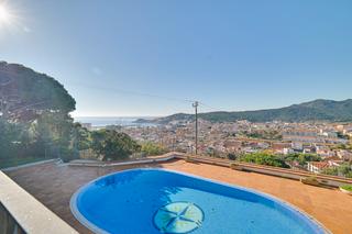 Xalet a Carrer del navegant 112. Villa de lujo, con vistas al mar, sant feliu de guxols