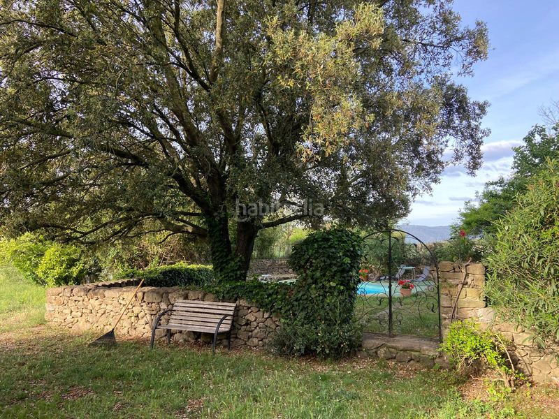 Foto c2de5979-325e-423d-b73a-6b2cd2848be0. Masia amb xemeneia calefacció aparcament piscina a Maià de Montcal