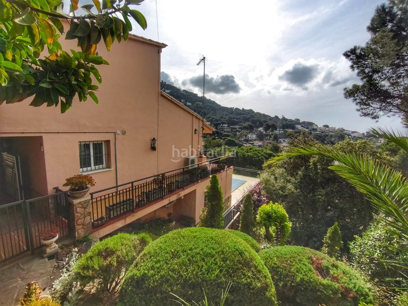 Foto d613420f-b09a-47fe-8fb1-f9f83f800b54. Xalet amb xemeneia calefacció aparcament piscina a Lloret de Mar