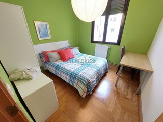 Miete Etagenwohnung  Avenida torrelavega. Estudiantes universitarios 202627. cuatro dormitorios, dos baños