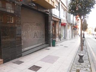 Local Comercial  Calle rosal. Bajo comercial a 2 calles pleno centro de oviedo. .