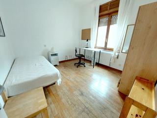 Location Appartement  Calle sacramento. Estudiantes mir. lado plaza san miguel de oviedo. cuatro dormito