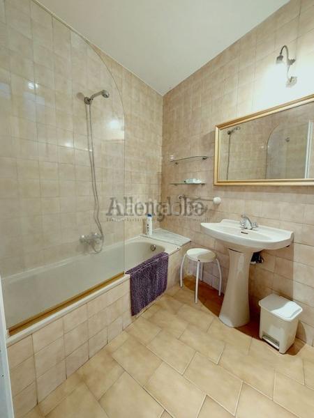 Foto 4a4378e5-9b51-4a11-a0c9-68c68bd40b7b. Rent flat with heating in Auditorio - Seminario - Parque de Invierno Oviedo