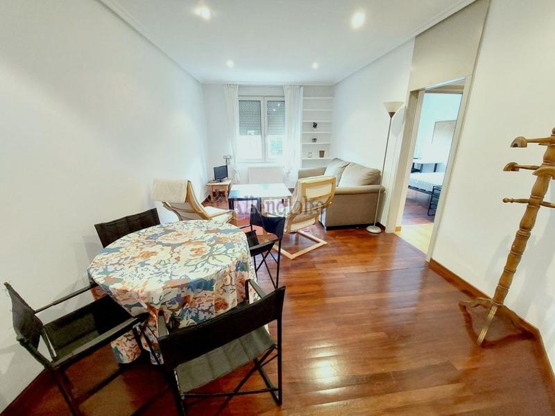 Foto 77a8f1ee-0a10-4d16-b8f5-4dffc7f4c68b. Rent flat with heating in Auditorio - Seminario - Parque de Invierno Oviedo