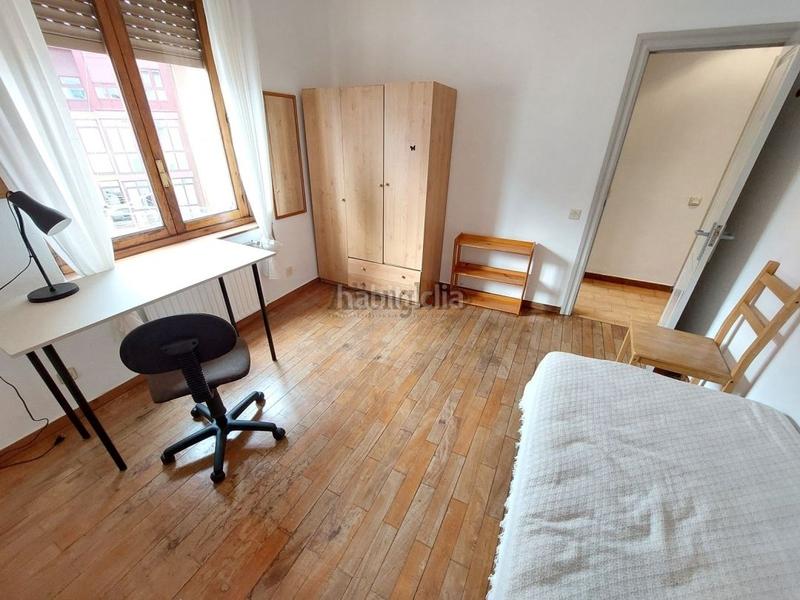 Foto b319b1e8-2377-4e39-b98d-7f40800c6f94. Rent flat with heating in Auditorio - Seminario - Parque de Invierno Oviedo