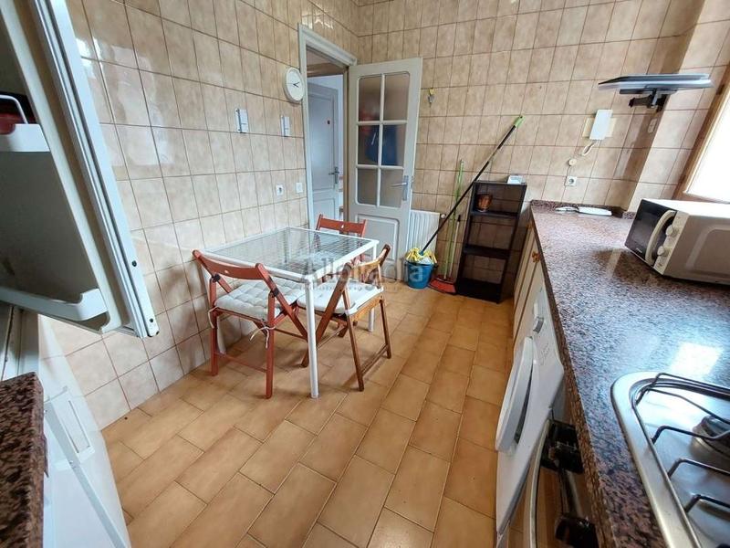 Foto f1a11f00-1080-4293-a053-203e8561e24c. Rent flat with heating in Auditorio - Seminario - Parque de Invierno Oviedo