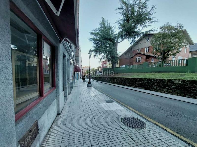 Foto cd64cd4b-ac39-43bf-b5b8-cef301bda585. Location local commercial dans Auditorio - Seminario - Parque de Invierno Oviedo